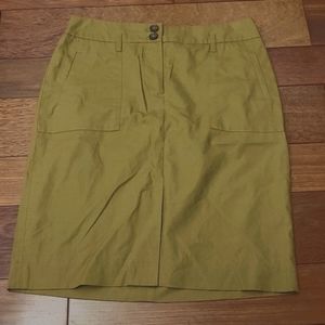 Banana Republic skirt in size 4 petite